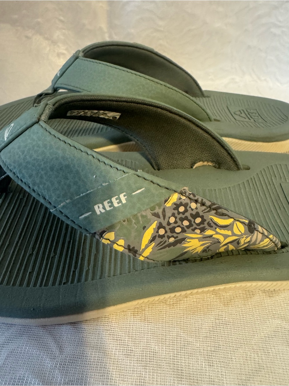 Reef Flip Flops - Picture 4 of 6